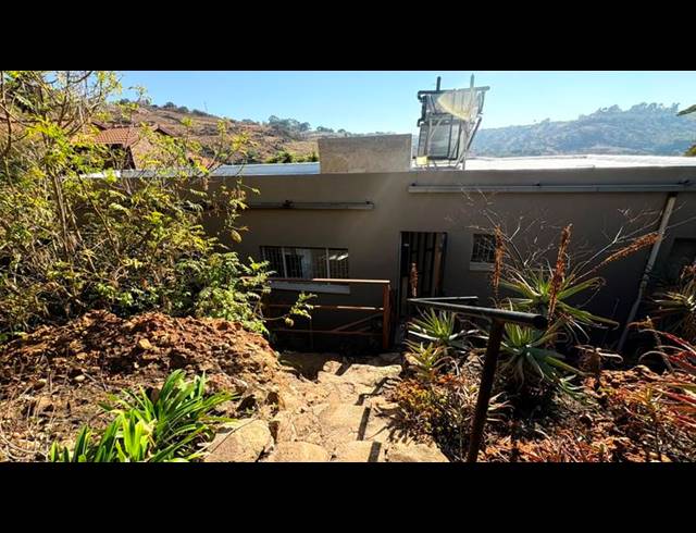 2 BEDROOM HOUSE FOR SALE IN OAKDENE